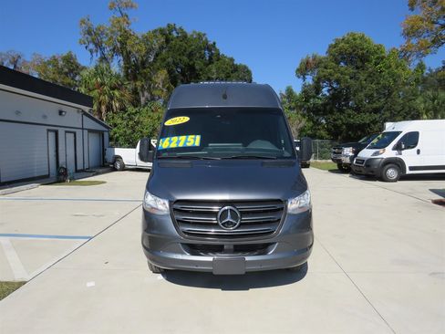 Used 2022 Mercedes-Benz Sprinter 4500 image 4