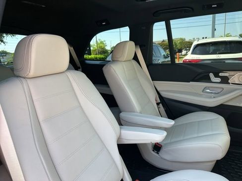 New 2026 Mercedes-Benz GLS 450 4MATIC image 29