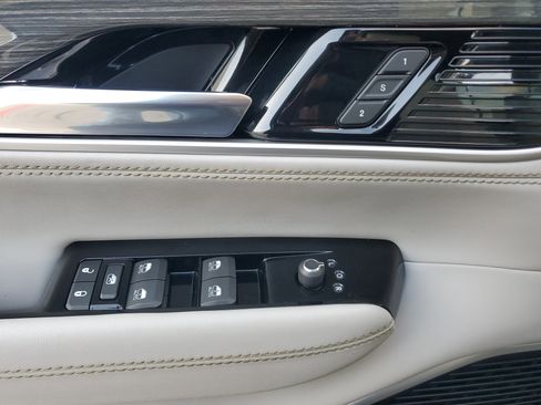 Used 2022 Jeep Wagoneer Series III w/ Convenience Group I image 24