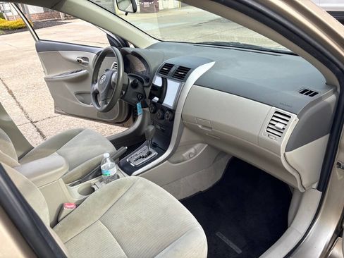 Used 2010 Toyota Corolla image 10