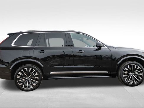 New 2026 Volvo XC90 T8 Plus w/ Protection Package Premier image 4