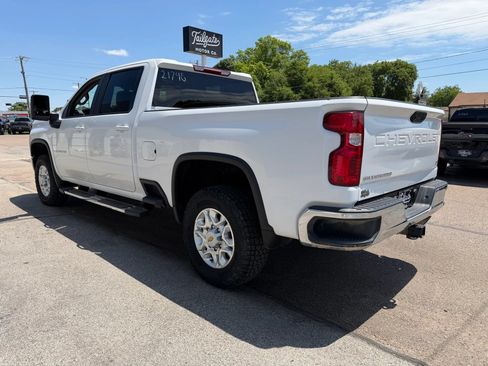 Used 2023 Chevrolet Silverado 2500 LT w/ Convenience Package AWD/4WD image 5