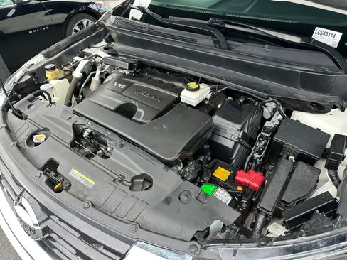 Used 2020 Nissan Pathfinder S image 28