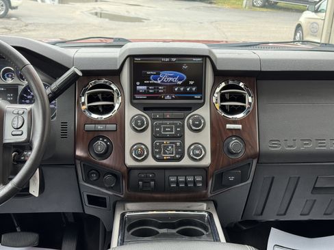Used 2015 Ford F250 Lariat w/ Lariat Ultimate Package AWD/4WD image 14