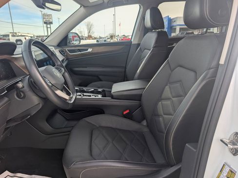 Used 2024 Volkswagen Atlas SE image 10