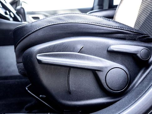 Used 2024 Jeep Compass Latitude image 12