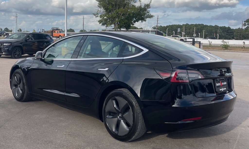 Used 2019 Tesla Model 3 Standard Range Plus RWD image 4