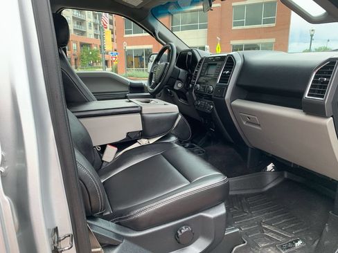 Used 2016 Ford F150 XLT AWD/4WD image 22