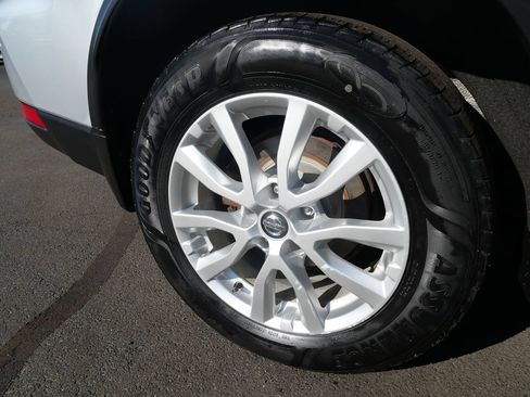 Used 2018 Nissan Rogue SV AWD/4WD image 38