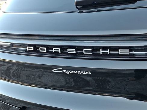 Certified 2025 Porsche Cayenne image 35