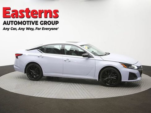 Used 2023 Nissan Altima 2.5 SR w/ SR Premium Package FWD image 48