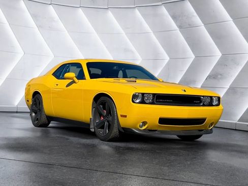 Used 2010 Dodge Challenger SRT8 w/ Special Edition Group image 3