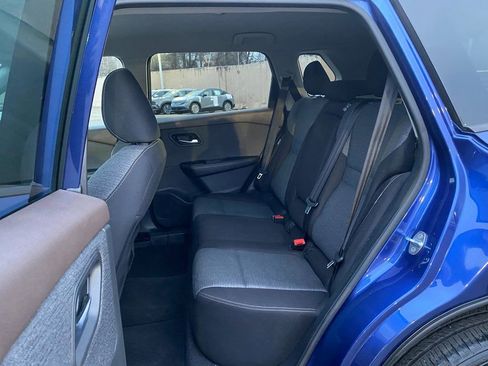 Used 2022 Nissan Rogue SV image 13