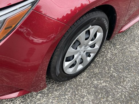 Certified 2025 Toyota Corolla LE FWD image 9