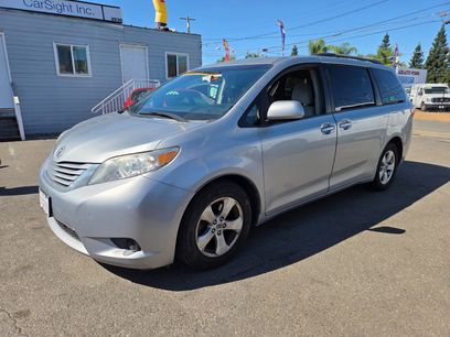 Used 2016 Toyota Sienna LE
