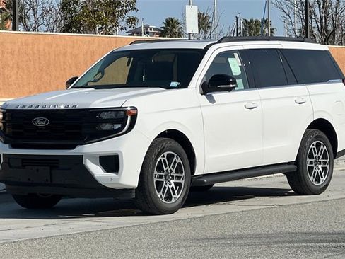 New 2025 Ford Expedition Active image 8