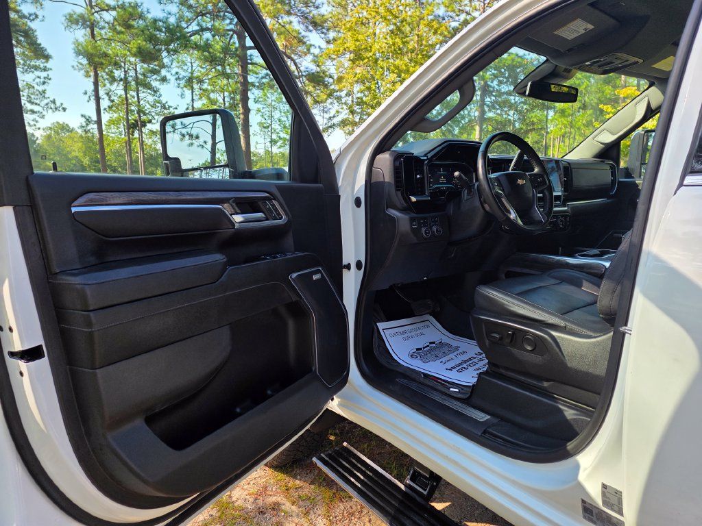 Used 2024 Chevrolet Silverado 2500 LTZ w/ LTZ Plus Package AWD/4WD image 11