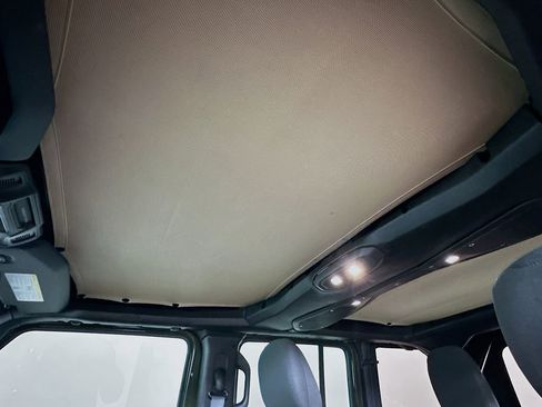 Used 2024 Jeep Wrangler Sport image 11