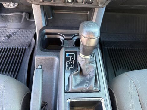 Used 2019 Toyota Tacoma TRD Off-Road AWD/4WD image 27