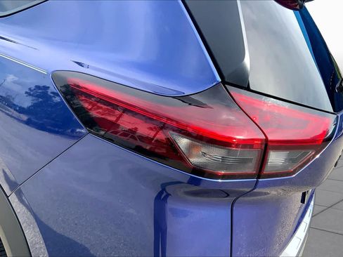 Used 2022 Nissan Rogue SV AWD/4WD image 29