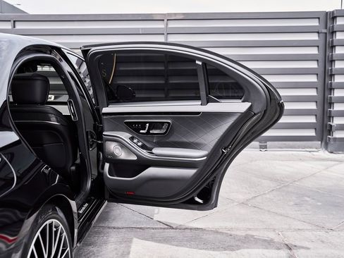 Used 2025 Mercedes-Benz S 580 4MATIC Sedan image 24