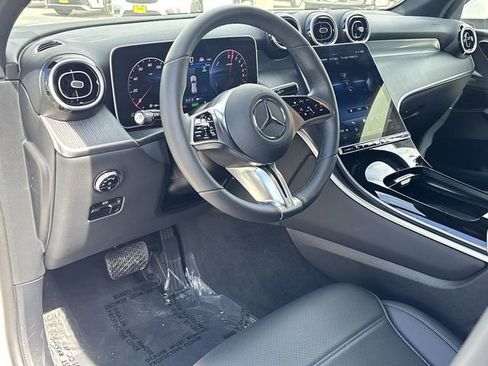 Used 2026 Mercedes-Benz GLC 350e 4MATIC w/ Driver Assistance Package image 17