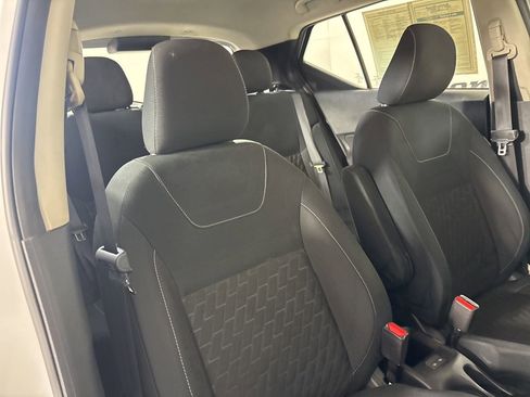 Used 2022 Nissan Kicks S image 25