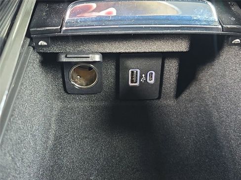 Used 2022 Lincoln Corsair FWD w/ Equipment Group 101A image 27