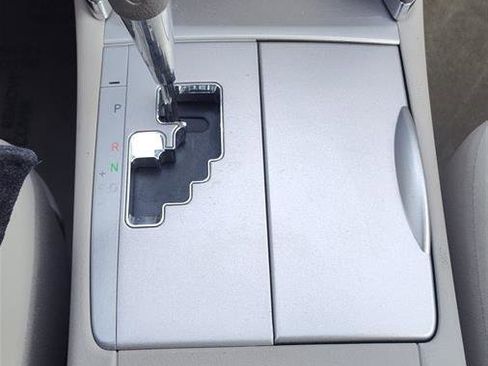 Used 2010 Toyota Camry LE image 18