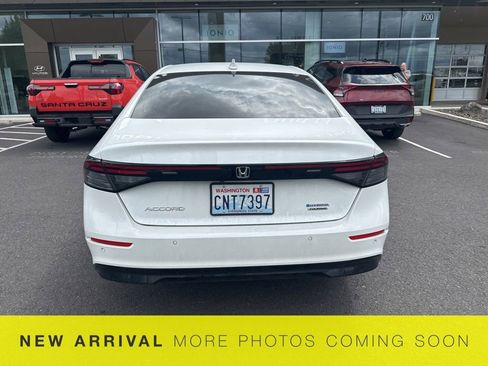 Used 2024 Honda Accord Touring image 7