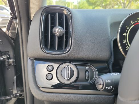 Used 2024 MINI Cooper Countryman S w/ Premium Package FWD image 15