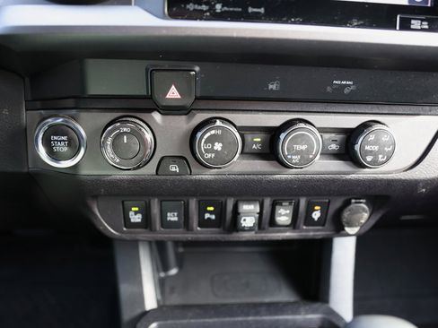 Used 2019 Toyota Tacoma TRD Sport image 25