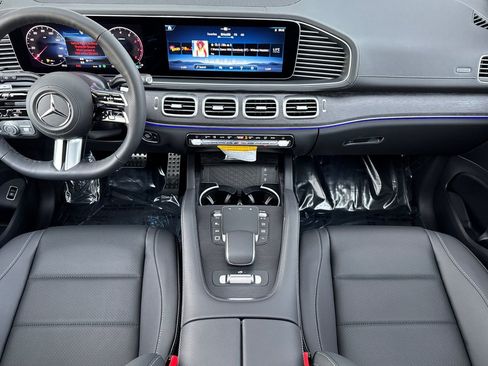 New 2026 Mercedes-Benz GLS 450 4MATIC image 3