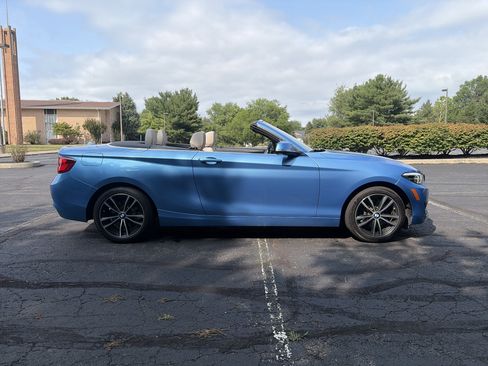 Used 2020 BMW 230i Convertible RWD image 4