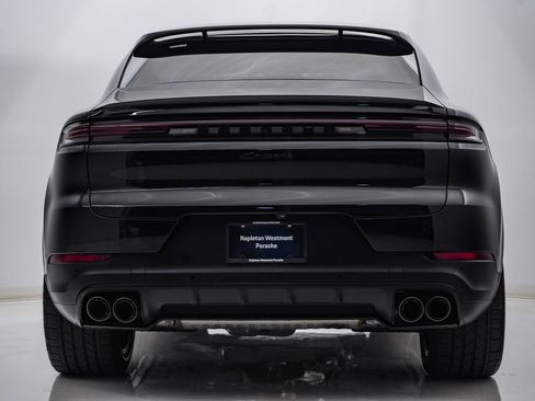 Certified 2025 Porsche Cayenne E-Hybrid Coupe AWD/4WD image 10