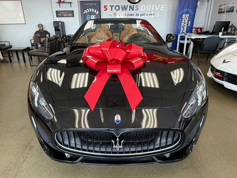 Used 2016 Maserati GranTurismo Sport RWD image 4