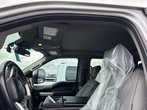 Certified 2020 Ford F350 Lariat image 9