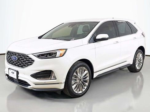 Used 2022 Ford Edge Titanium w/ Equipment Group 301A AWD/4WD image 12