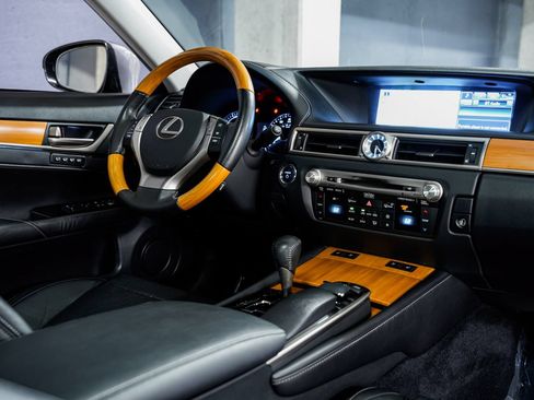 Used 2013 Lexus GS 450h w/ Luxury Pkg RWD image 34