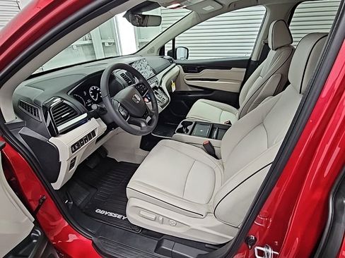 New 2026 Honda Odyssey Touring image 10