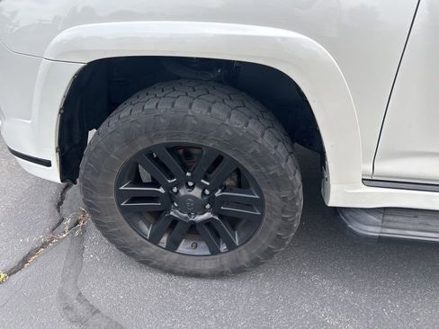 Used 2019 Toyota 4Runner Limited AWD/4WD image 17