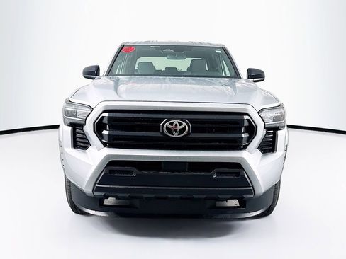 Used 2026 Toyota Tacoma SR image 2