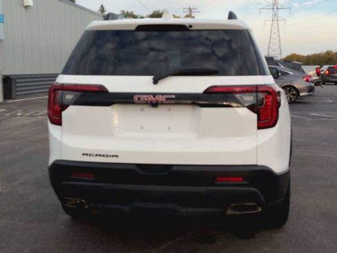 Certified 2023 GMC Acadia SLE w/ Driver Convenience Package image 3