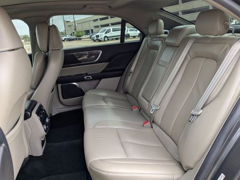 Used 2019 GMC Sierra 1500 SLT image 13