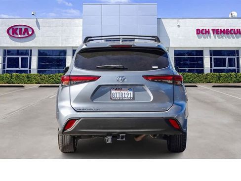 Used 2021 Toyota Highlander LE image 5