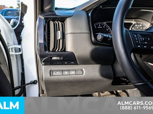 Certified 2025 Nissan Pathfinder SV image 22