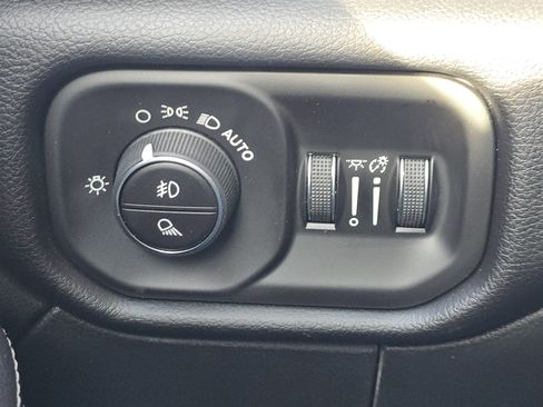New 2026 RAM 2500 Laramie AWD/4WD image 30