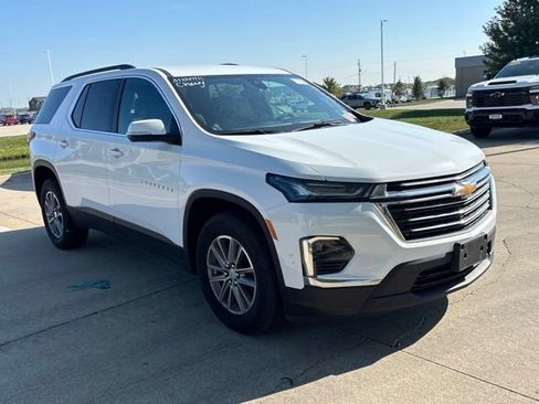 Used 2023 Chevrolet Traverse LT AWD/4WD image 4