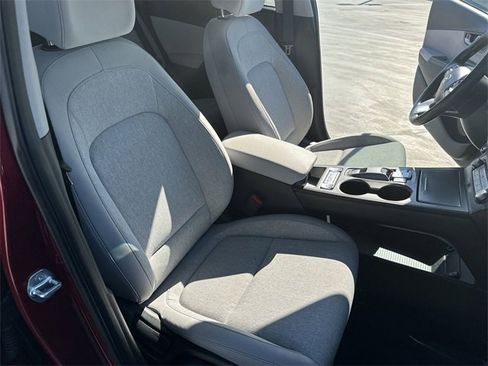 Used 2023 Hyundai Kona SEL image 26