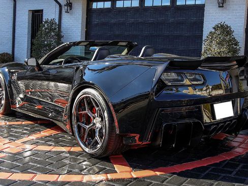 Used 2019 Chevrolet Corvette Z06 RWD image 2